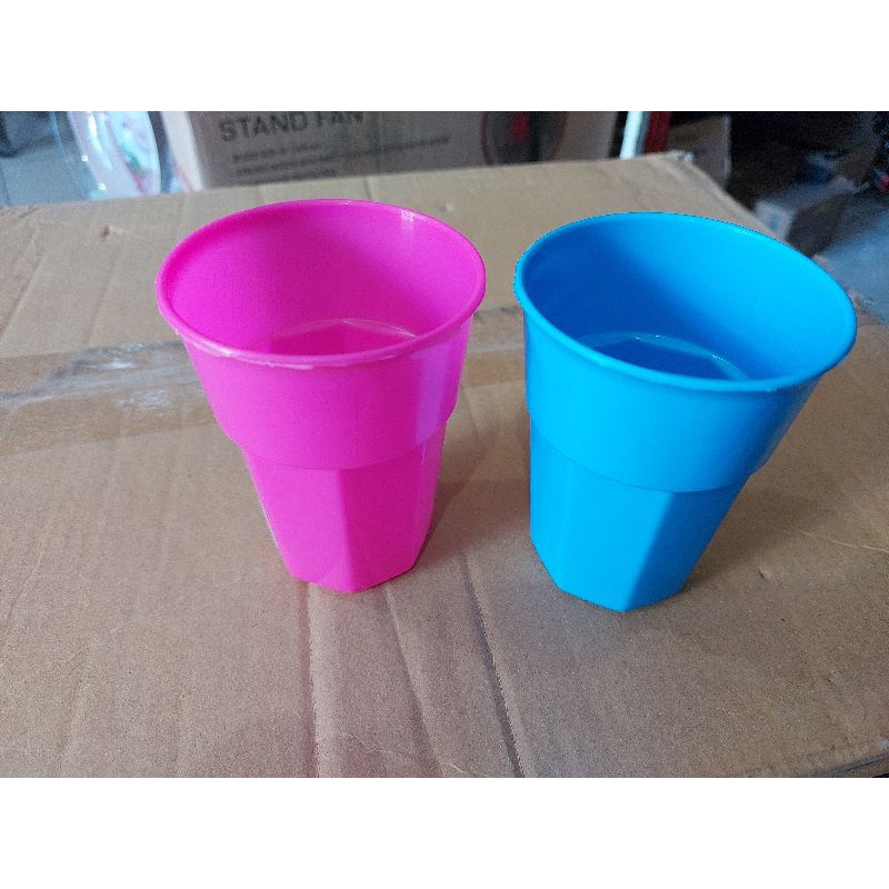 Gelas Plastik Warna Warni