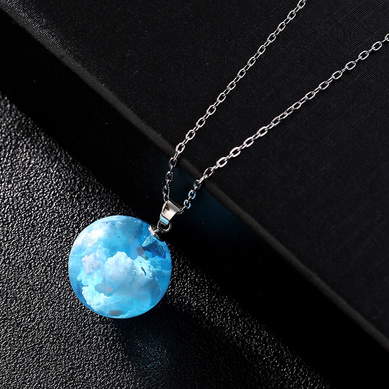 Handmade Kalung Resin Liontin Resin Langit Biru Awan Putih Bulat Bercahaya Baja Titanium Kalung Permen Perhiasan