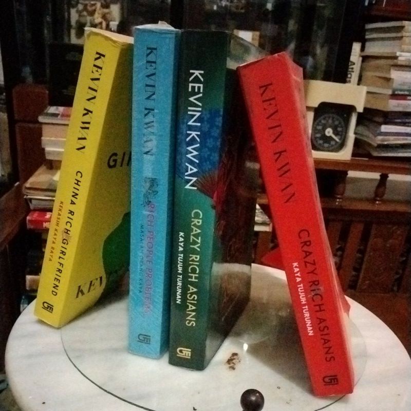 NOVEL - KEVIN KWAN SET