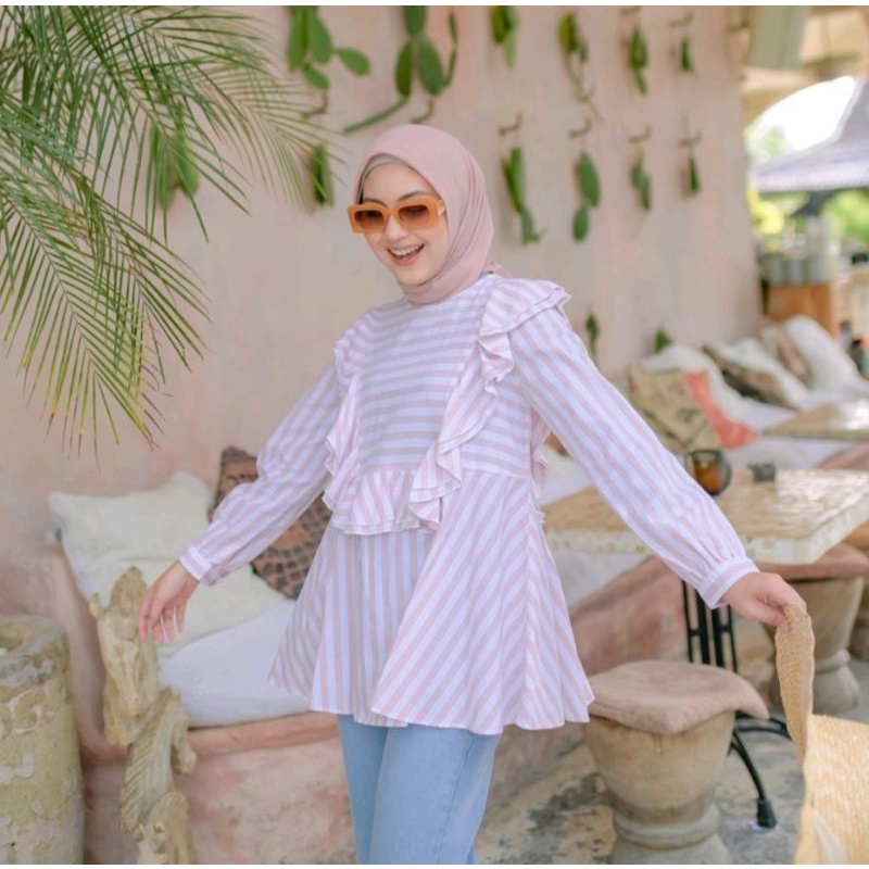 Hijabchic Zakira pink stripes preloved size M 1x pakai lengkap box selama bs di cek out artinya msh 