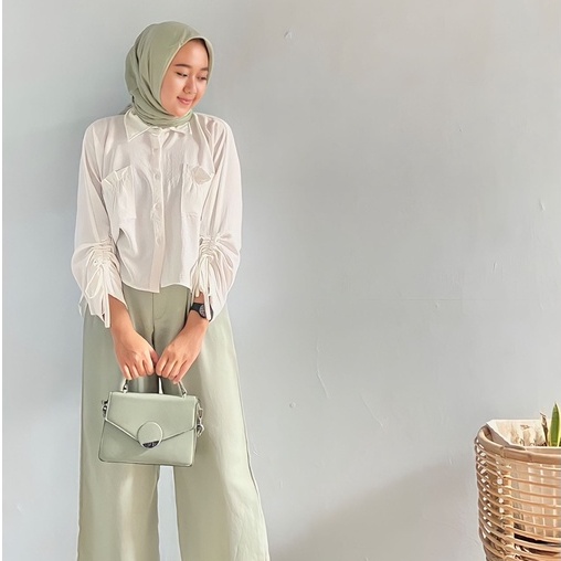 Karin Top Blouse Kemeja Serut Pocket - Seorina Shirt Blouse Serut - Blouse Crinkle Wanita Terin Blouse - Atasan Kekinian Wanita