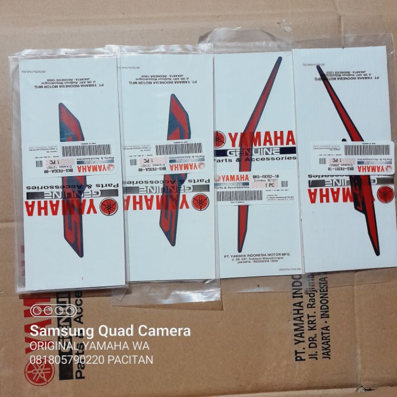 striping R15 2017 VVA V3 HITAM bagian batok kepala atas+tulisan R15 original YGP