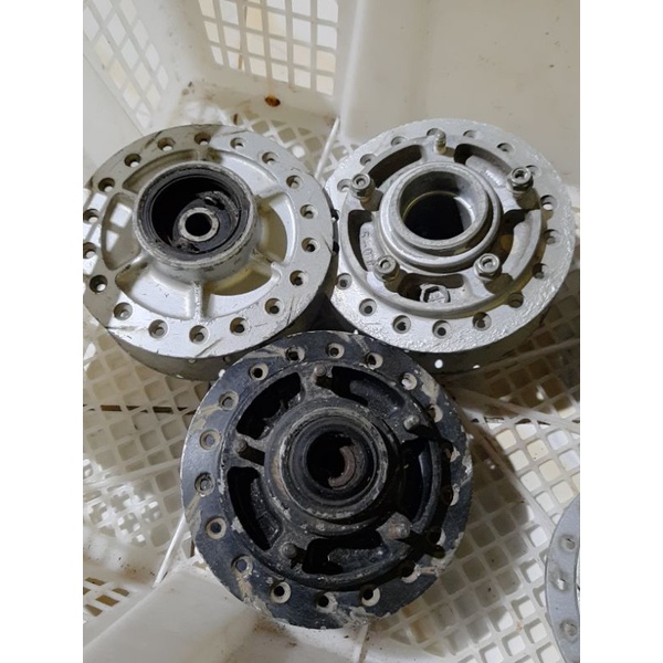 tromol depan ori second honda supra lama & megapro /tiger lama baut 5