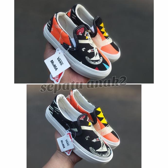 Sepatu couple vans moma slip on black grade A / ibu-ayah-anak