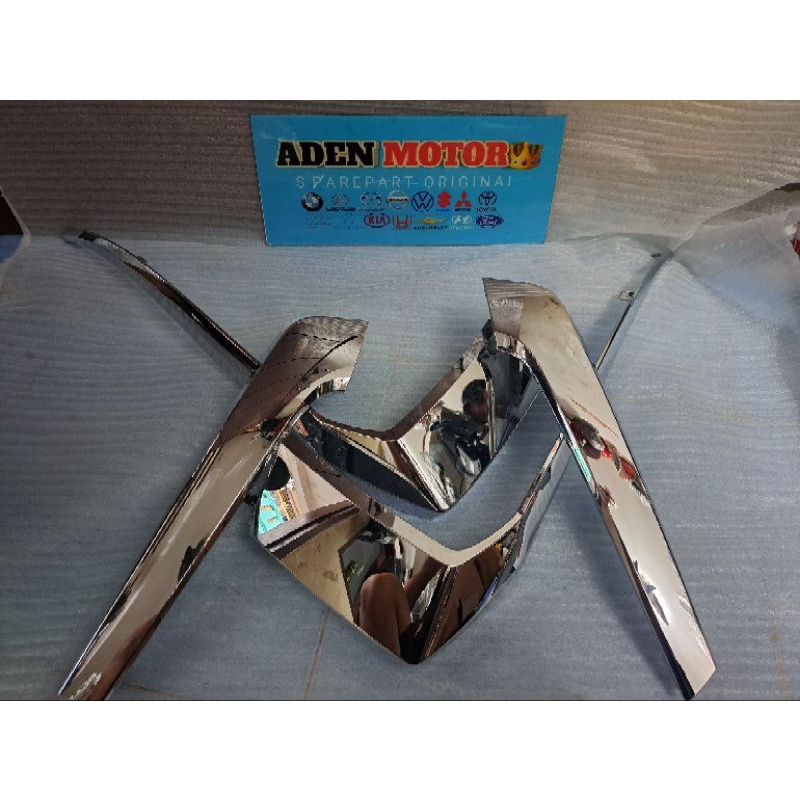 Lis chrom depan lis bemper depan pajero 2022 facelift