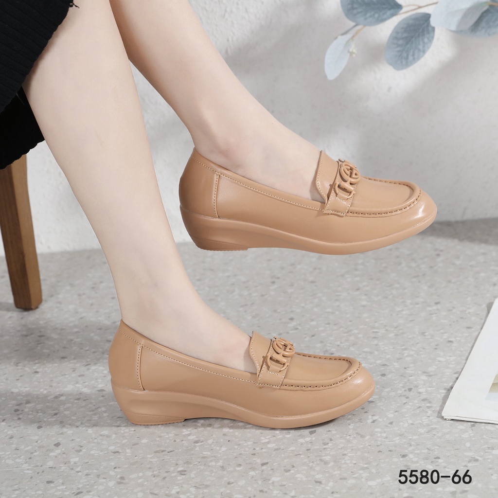 GC Leather Double-G Logo Wedges Shoes 5580-66