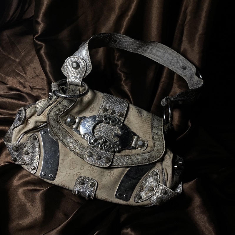 Y2K GUESS Cream Shoulder Bag