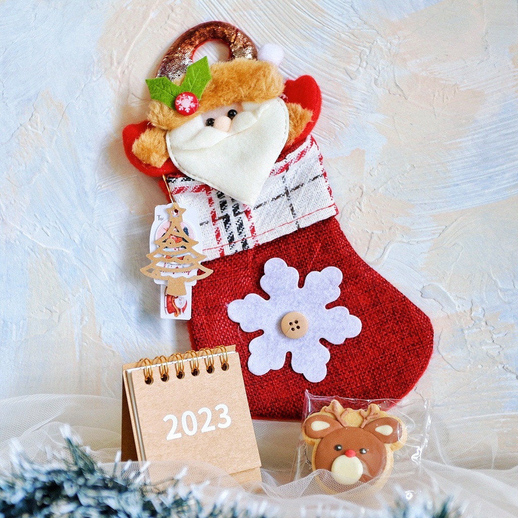 

Hampers Kado Natal Christmas Socks Gantungan Natal Sugar Cookies Kalender 2023 / Parsel Natal / Bingkisan Natal