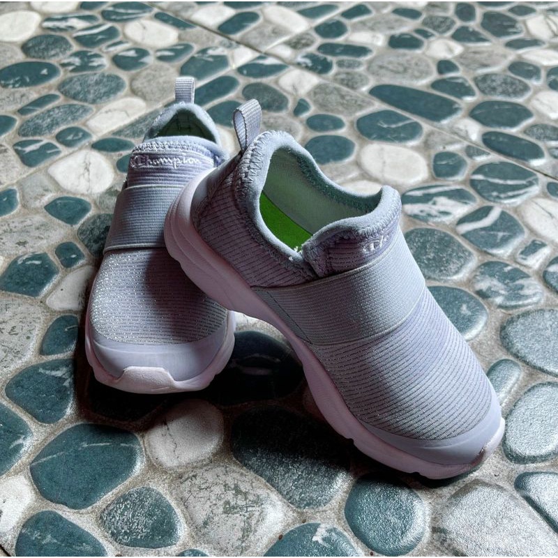 Preloved Sepatu Anak Champion ORIGINAL Ukuran 10 (19,5 cm)