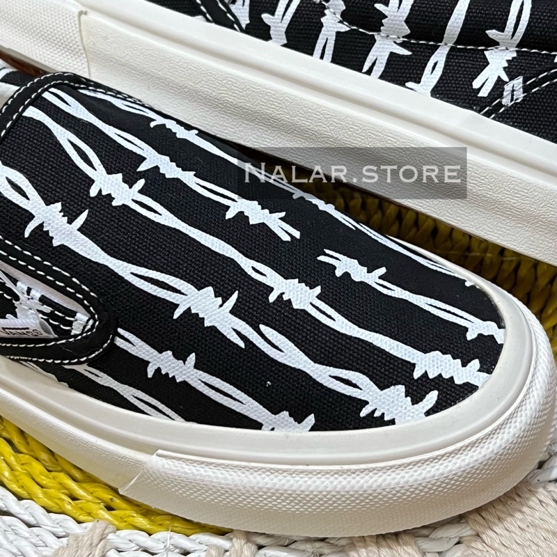 Vans Slip On X Moma Sneakers Pria Wanita Premium Terlaris Import BNIB /Sepatu Vans Motif Character