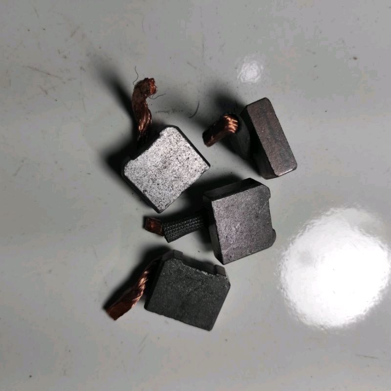 Carbon Brush Dinamo Starter Hino HT