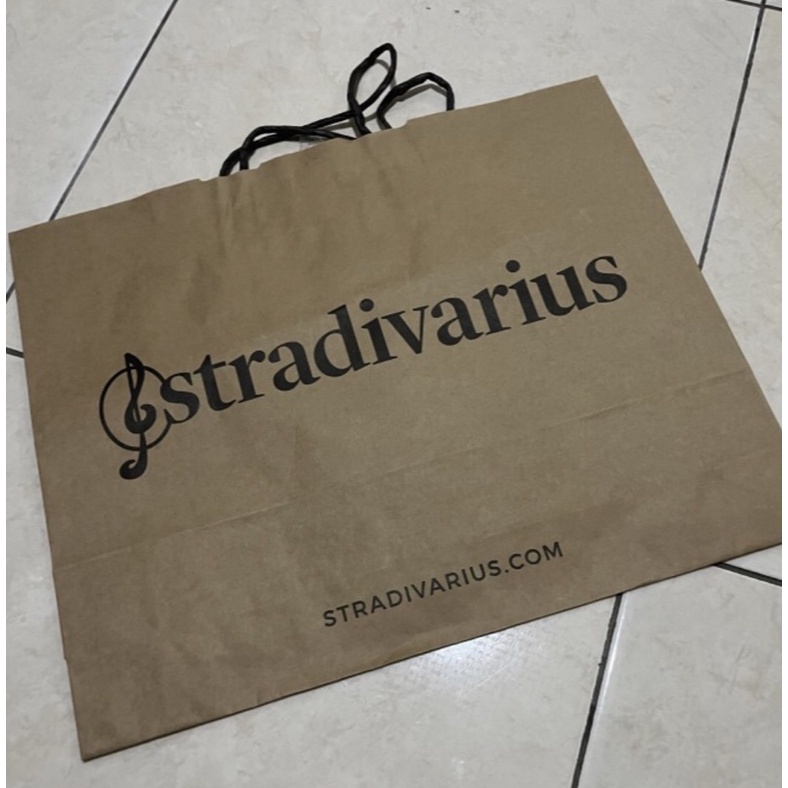 

preloved paper bag stradivarius