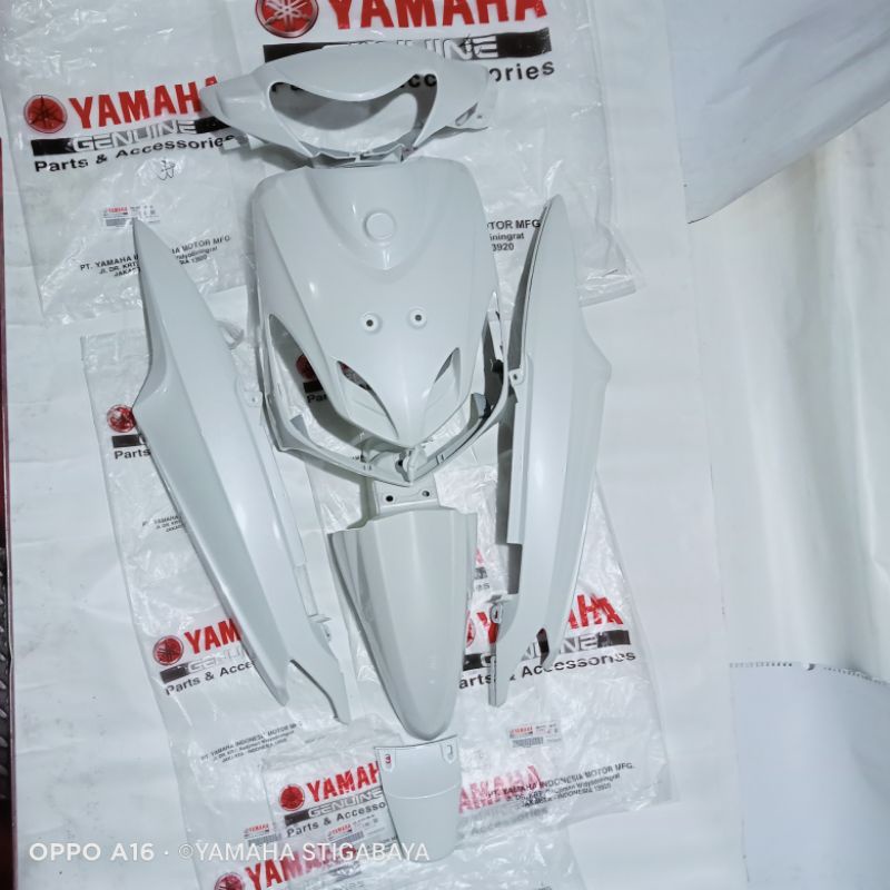 body set Mio smile warna putih original bodi halus Mio smile original warna putih