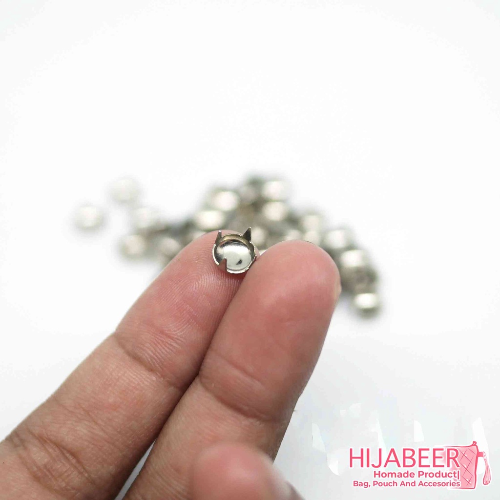 Spike Bulat 5mm 4 kaki (50pcs)
