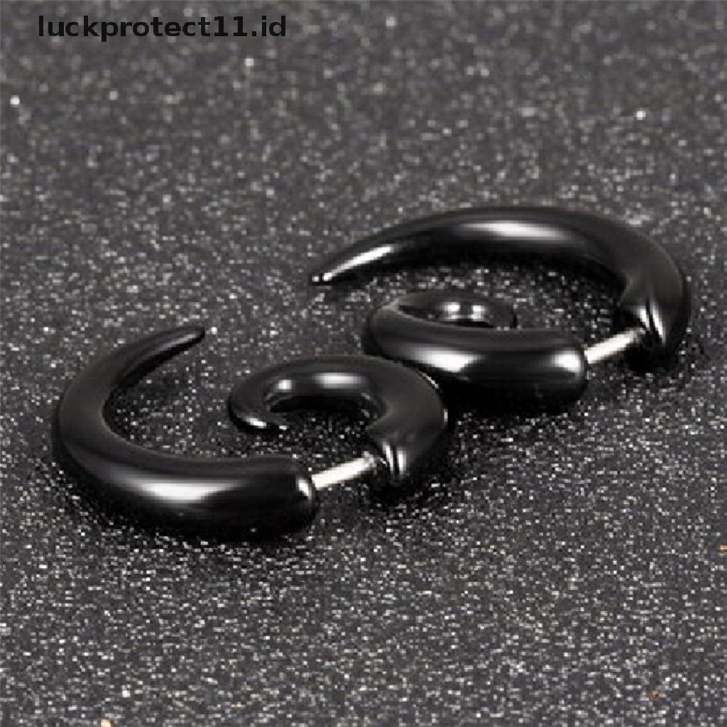 /Fashion Hot// Fashion// Fashion Keren Punk Stud Earrings Rock Pria Anting Hitam Wanita PVC Anti Alergi Anting.