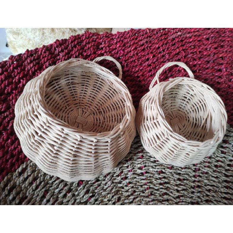 pot gantung rotan / vas dinding totan / vas gantung anyaman / anyam rotan murah