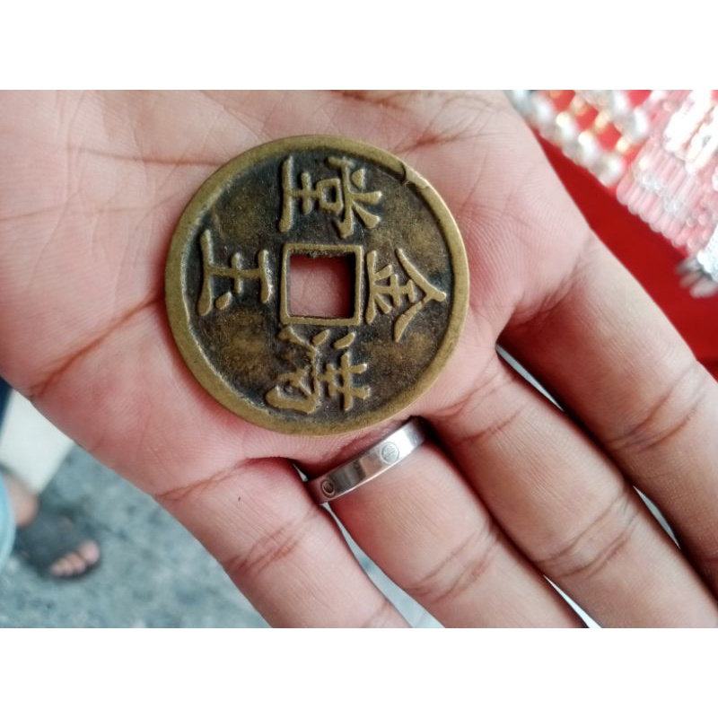 koin cina keberuntungan