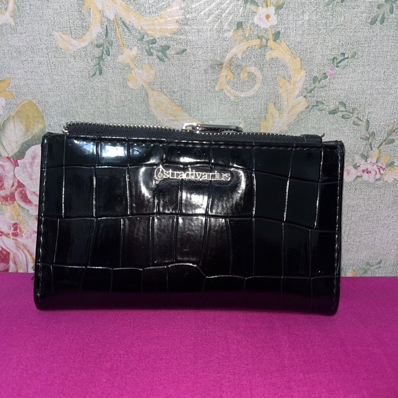 preloved dompet stradivarius croco hitam