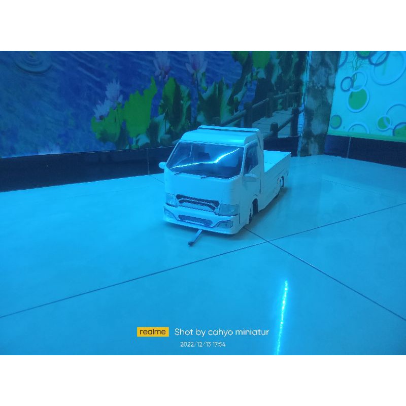 miniatur mobil isuzu traga skala1/10