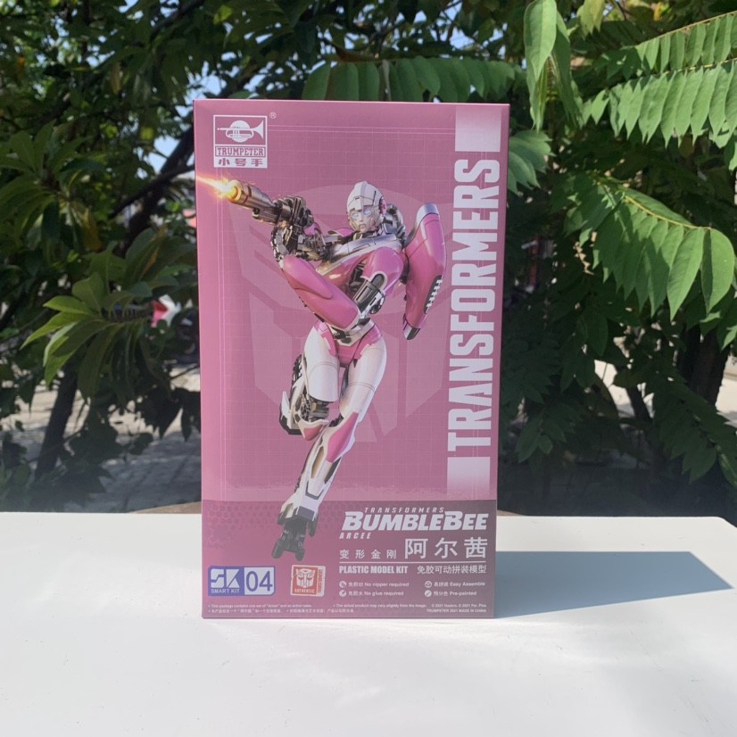 Transformers Bumblebee Arcee SK-04 Mokit Merk Trumpeter