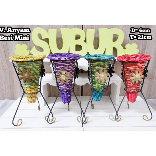Vas Bunga / Pot Bunga / Vas Anyam Kaki Besi /Pot Anyam Kaki Besi