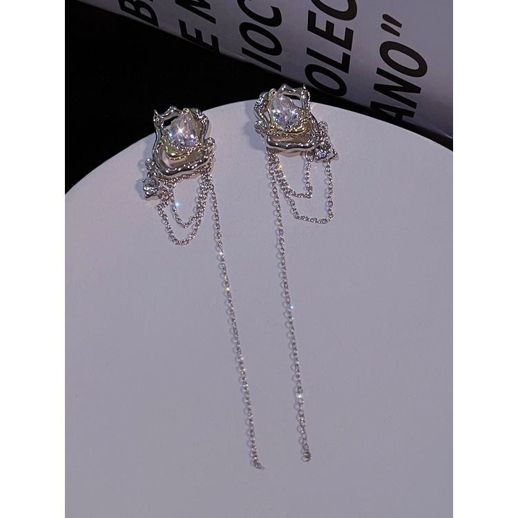 Anting Rumbai Zirkon Metalik Aksesoris Fashion Retro