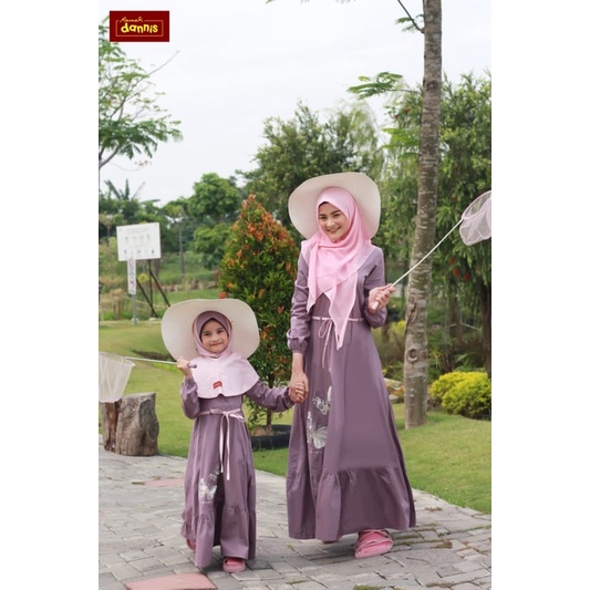 Dannis Couple ibu dan anak D Butterfly
