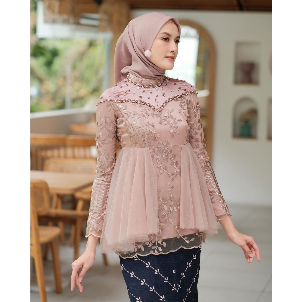 Best Seller Outfit kebaya brukat Tulle Mutiara Premium Kebaya Ameera series Nude Set Kebaya wisuda Modern kebaya lamaran Tunangan Terbaru 2023 Sragam Kebaya Bridesmaid premiun termurah