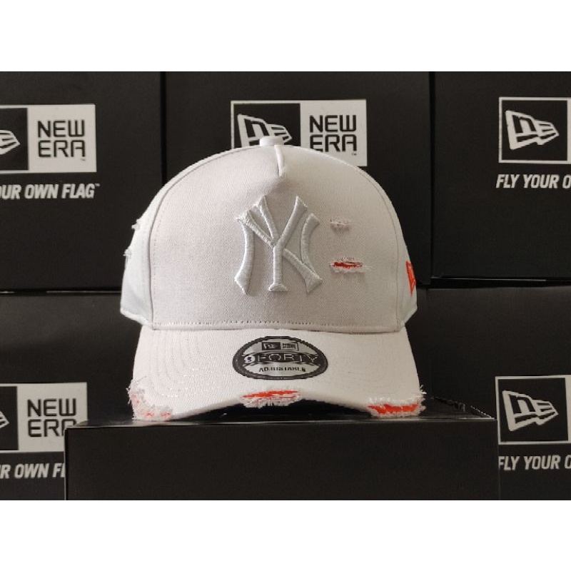 Topi NY Putih/White RIPPED/Robek - Hat Damage Unisex High Quality