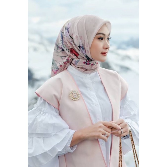 WAREHOUSE SALE BUTTONSCARVES AS IS NADA FIS FROZEN ALMOND EVERYDAY SCARF