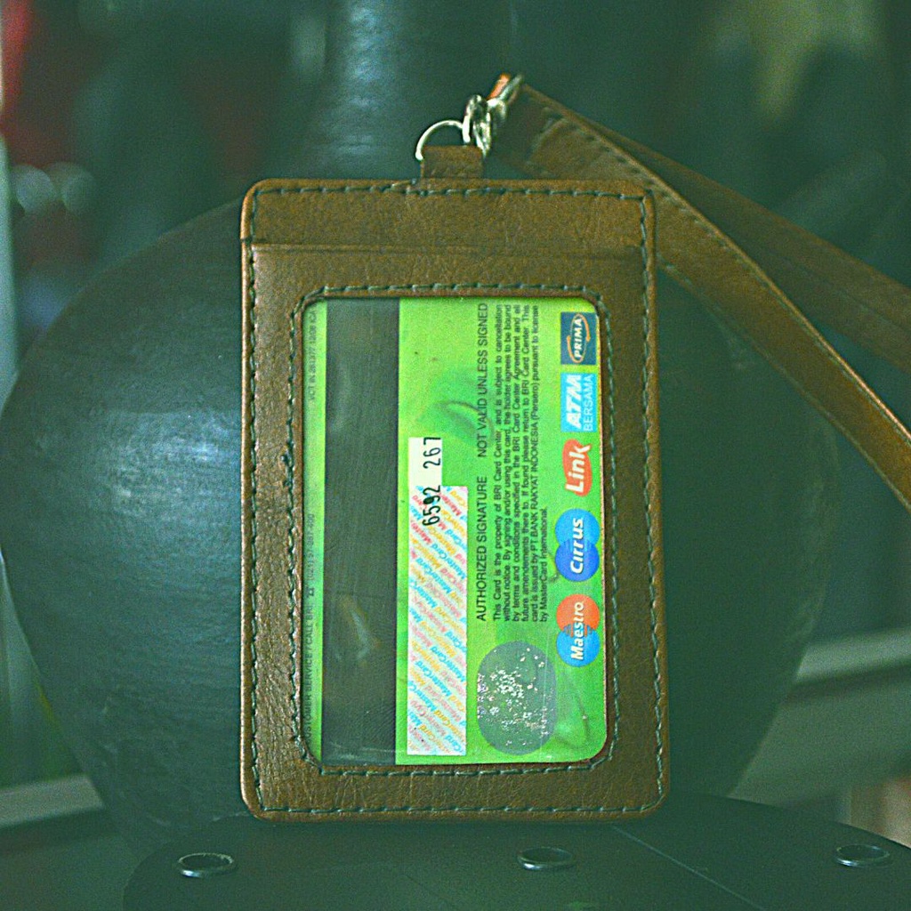 

ID Card/ Holder kulit/ NAMETAG/ PAPAN NAMA /ID CARD KALUNG/KULIT SAPI CRAZY HORSE