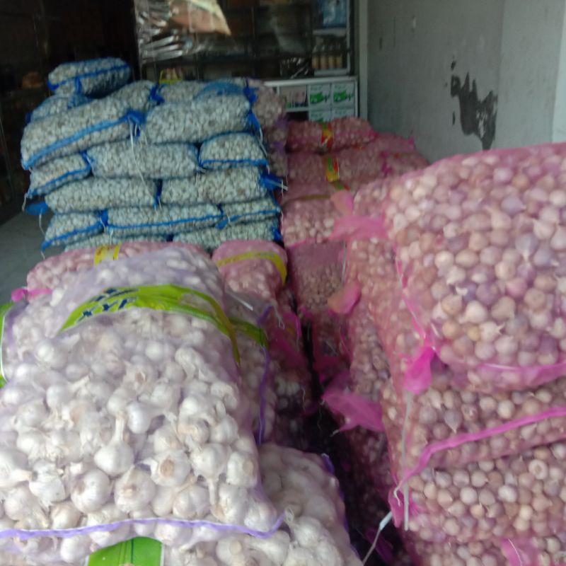 

Bawang putih sinco/bawang putih biasa /bawang putih super kering kotoran 1kg/1000gram1