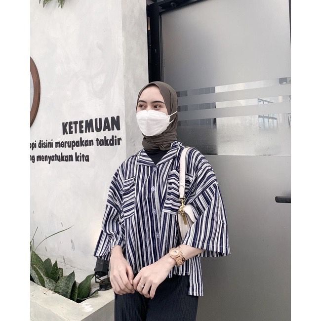 BEFAST - ZSO OOTD KEMEJA LIA / Maiko Cute Oversize XXL Big Button Shirt / Hem Motif Garis-Garis /  Hem Wanita Terbaru / Atasan Lengan 3/4 / Pakaian Wanita Kerja Casual / Kemeja Stripe Terlaris / Outift Wanita Hijab Trendy / Fashion Kekinian Remaja Wanita
