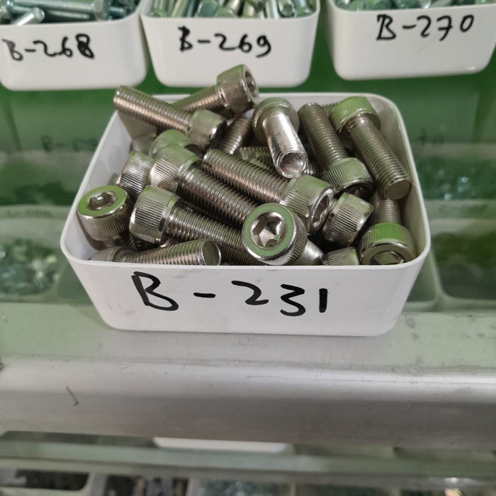 BAUT L M10 X 30 NEKEL