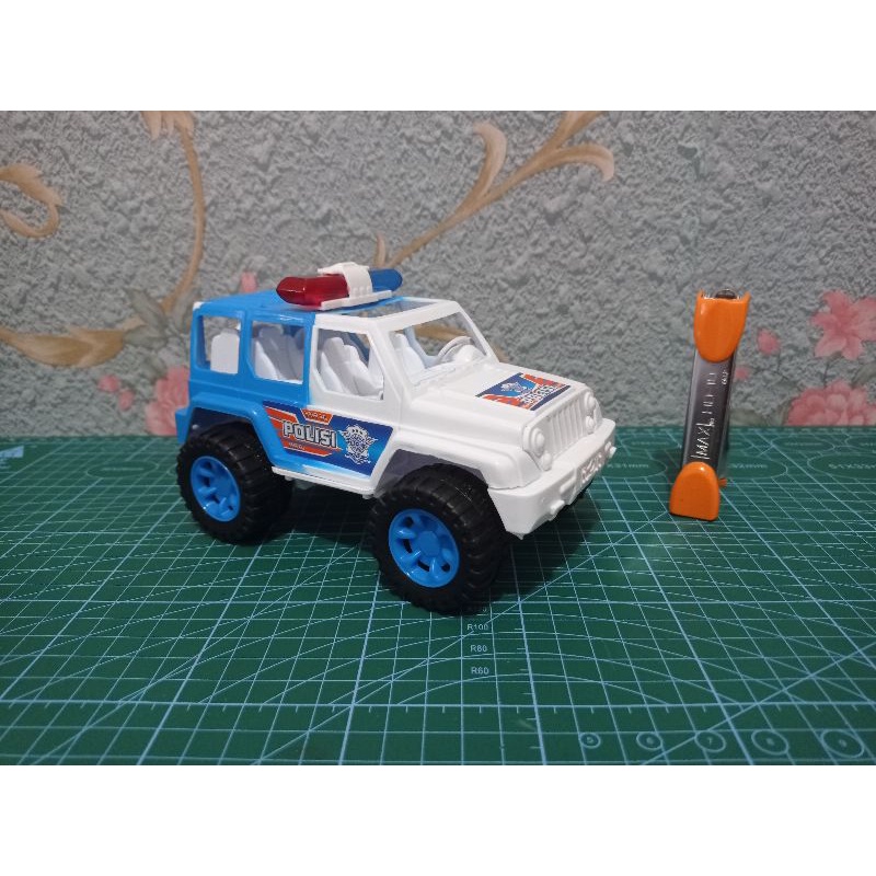 mainan anak mobil polisi Indonesia model jeep. mainan mobil polisi jeep plastik