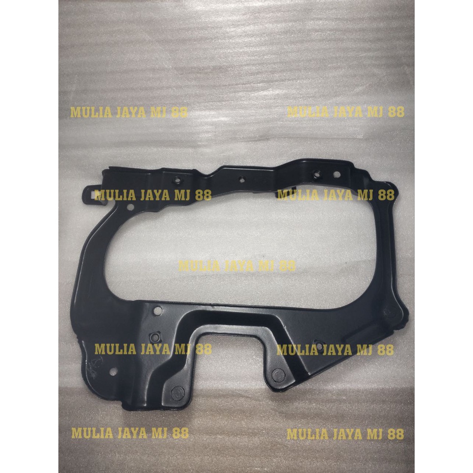 Bracket Dudukan Lampu Depan Truk FUSO Mata Kucing 6D40, 6D22, 8DC