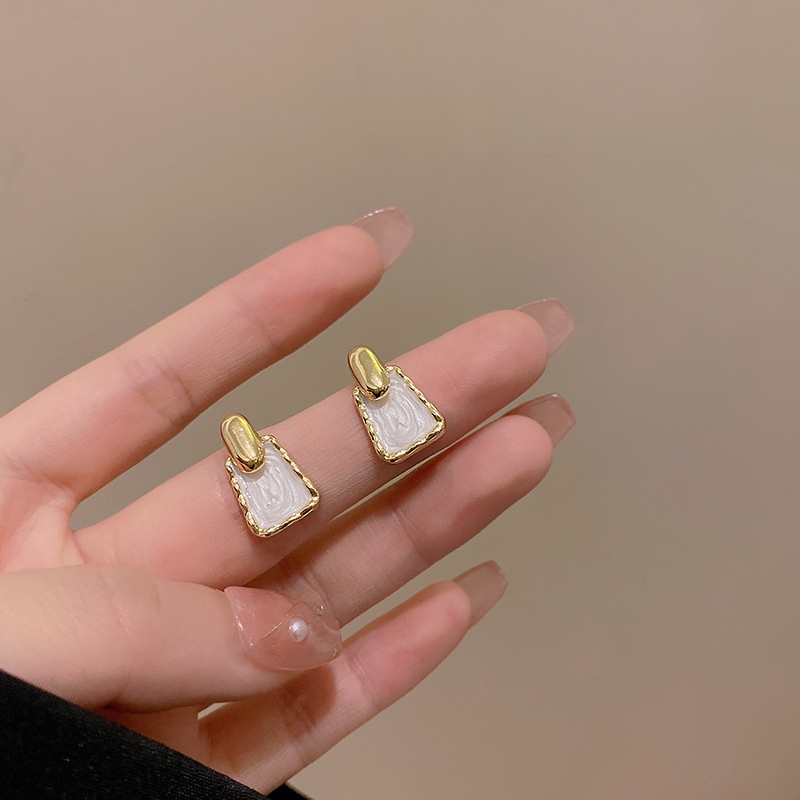 Anting Geometris Tetesan Minyak Anting Wanita Niche All-match Anting Retro Perancis Anting