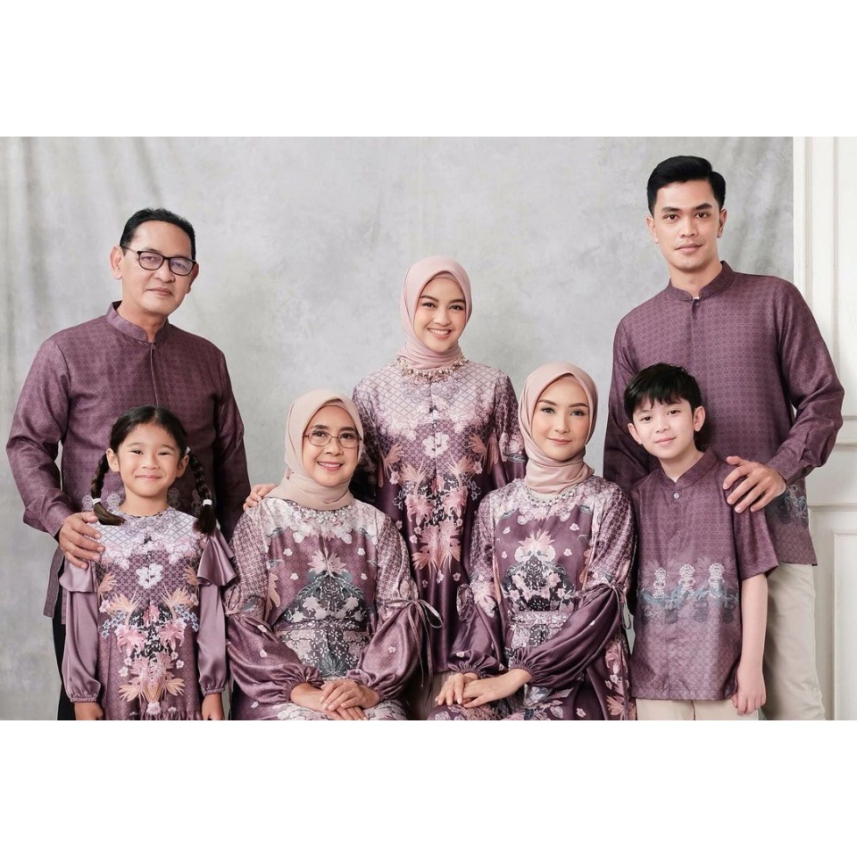 Ganti baground foto keluarga / foto wedding / foto wisuda / foto ultah