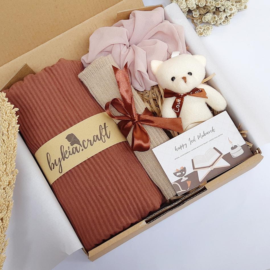

ㅦ Hampers Pashmina Plisket Special GIFT BOX Kado Graduation ち
