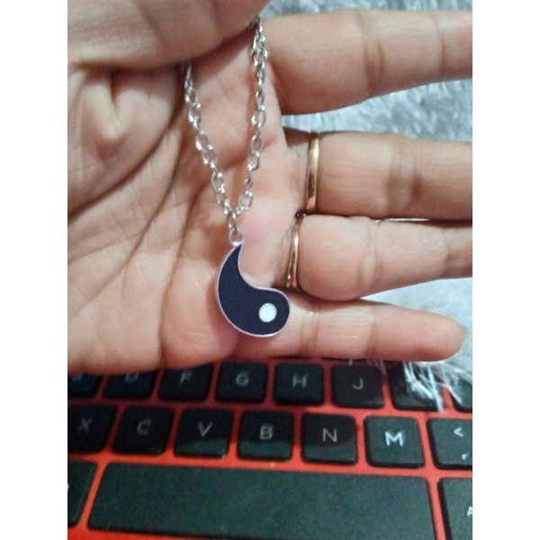 2PCS KALUNG COUPLE BERLIONTIN YIN HITAM PUTIH [free Box]