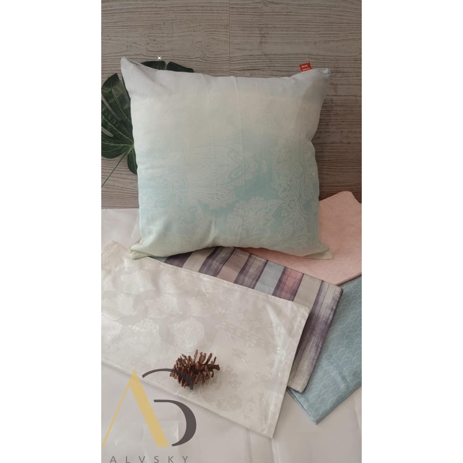 SARUNG BANTAL SOFA KURSI TAMU BAHAN PREMIUM 37 x 37 CM