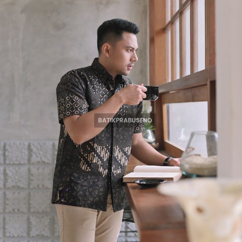 HAMENGKU Kemeja batik pria reguler fit lengan pendek lapis furing