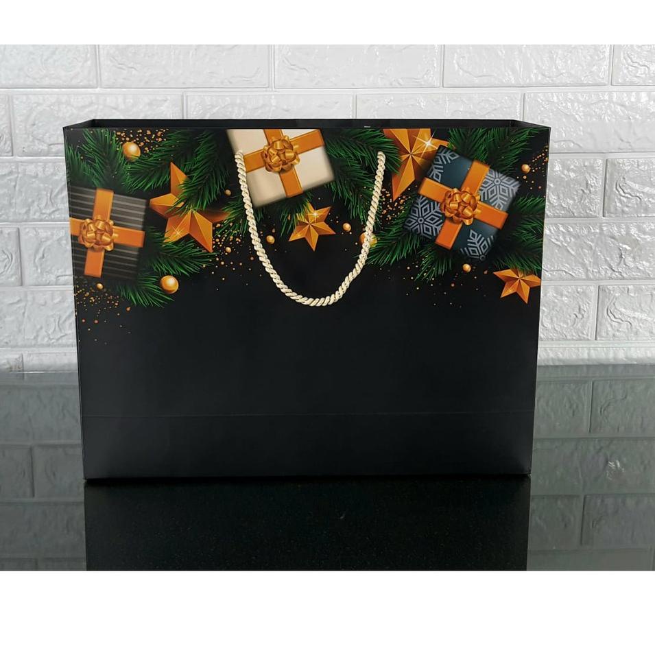 

Baru Update Paperbag Black Big Gift Edition (Christmas) Uk. 40 x 31 x 12 cm