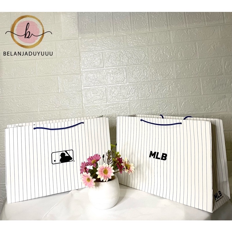 Paper Bag MLB Paper Bag Pembungkus Kado Ukuran Medium ( READY STOCK JKT )