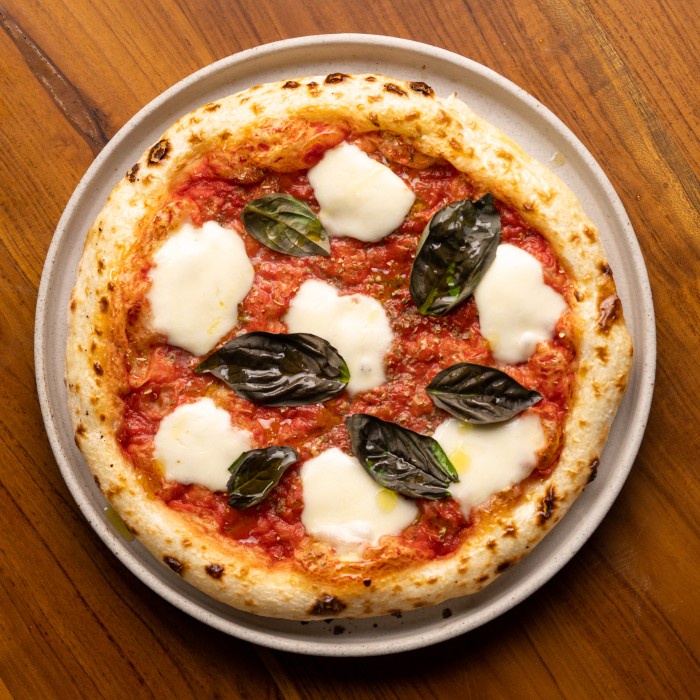 

Oma Elly Kitchen - FROZEN PIZZA - Margherita