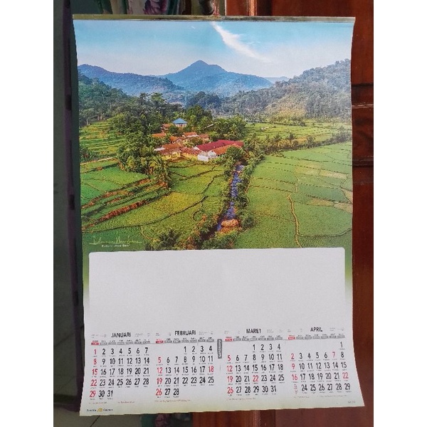 

kalender dinding 2023 motif pemandangan alam