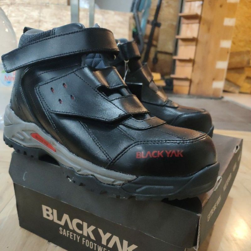 sepatu sefty/sepatu treking/sepatu outdor kulit