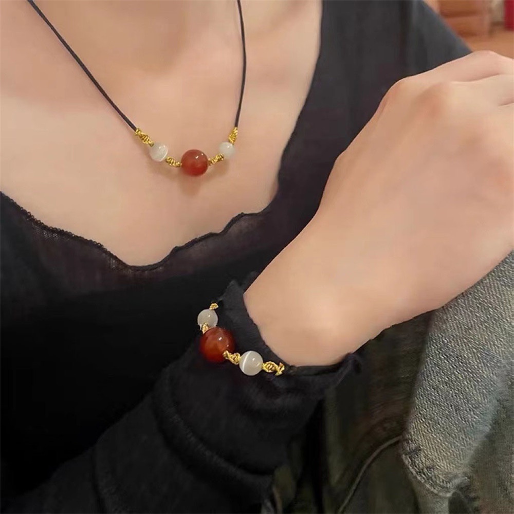 1pcs Red Agate Lcuky Beads Pendant Kalung Wanita Gadis Sahabat Alam Batu Anyaman Tali Kalung Perhiasan