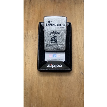 Korek Zippo Silver Motif Expendables Silver