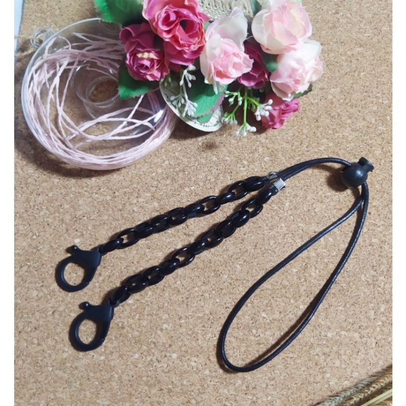 TALI MASKER DAN PENGAIT HIJAB TERBUAT DARI BAHAN KULIT DIKOMBINASIKAN DENGAN AKRILIK